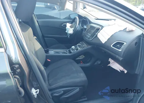 2016 Chrysler 200 Touring z USA, uszkodzony, nr VIN 1C3CCCFB3GN189744